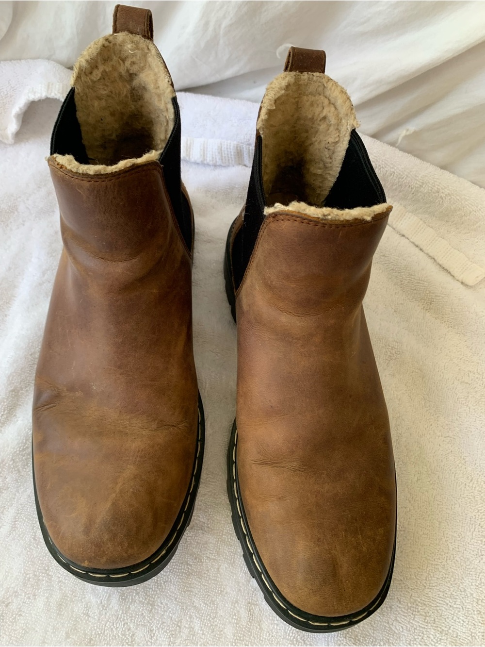 Roots Shearling-Lined Winter Chelsea Lug Sole Boots, Sz 8.5 - Picture 8 of 16